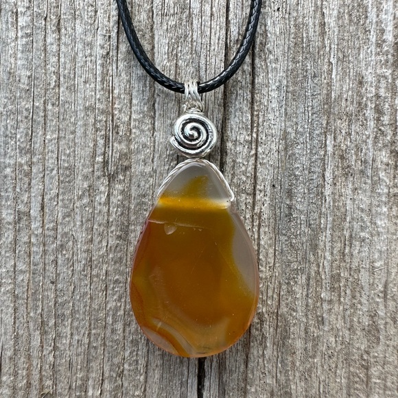 Condor Agate for Wealth, Abundance and Uncovering Hidden Talents - Picture 4 of 6